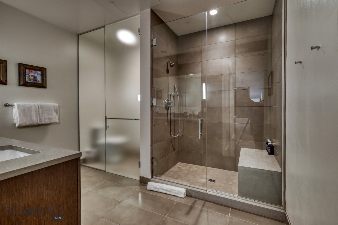 LakeLodge Residences - Residential
