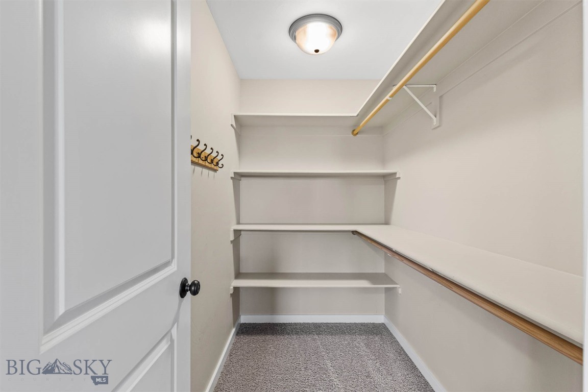 Bozeman, Montana 59718, United States, 2 Bedrooms Bedrooms, ,3 BathroomsBathrooms,Residential,Contingent,46425