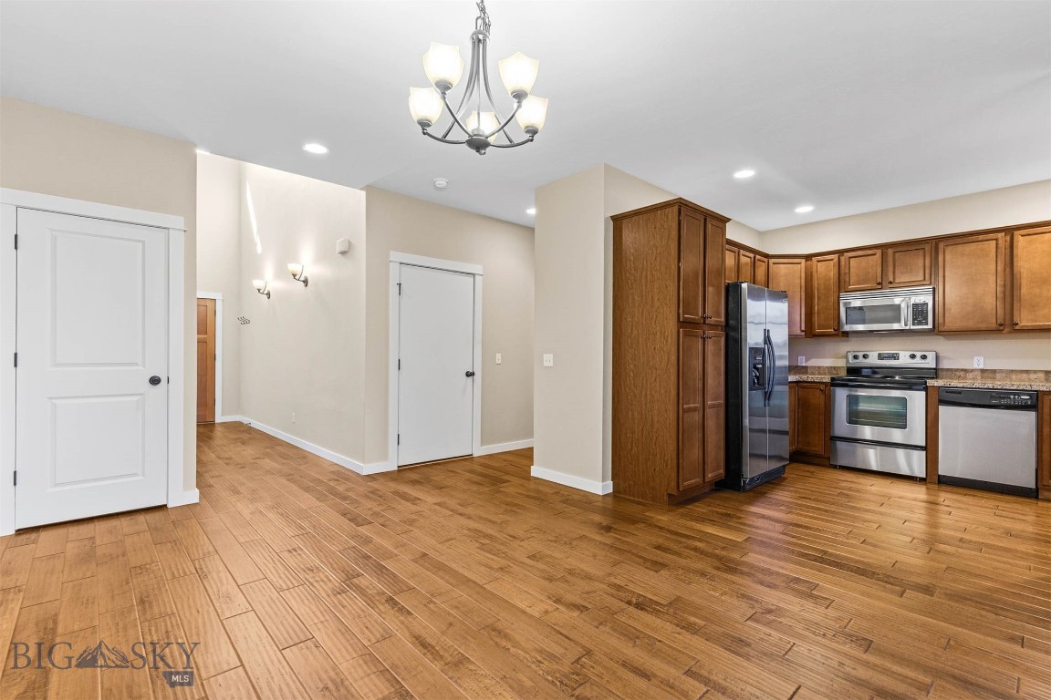 Bozeman, Montana 59718, United States, 2 Bedrooms Bedrooms, ,3 BathroomsBathrooms,Residential,Contingent,46425