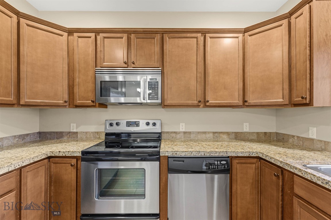 Bozeman, Montana 59718, United States, 2 Bedrooms Bedrooms, ,3 BathroomsBathrooms,Residential,Contingent,46425