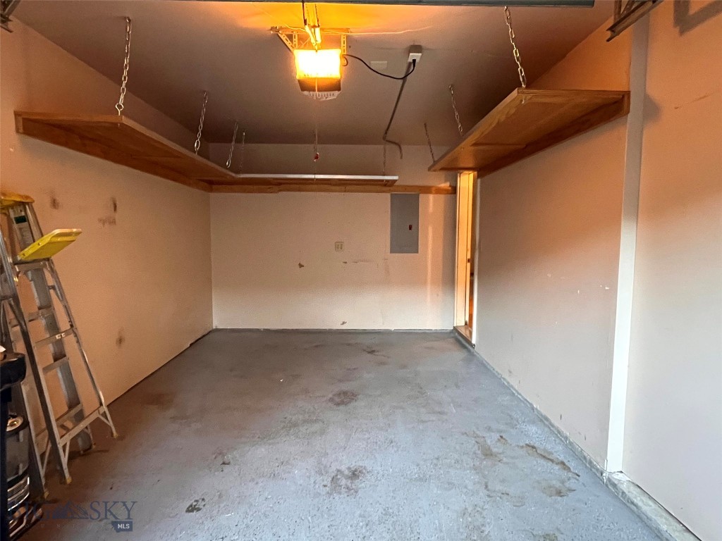 Cedarwinds Condo - Residential