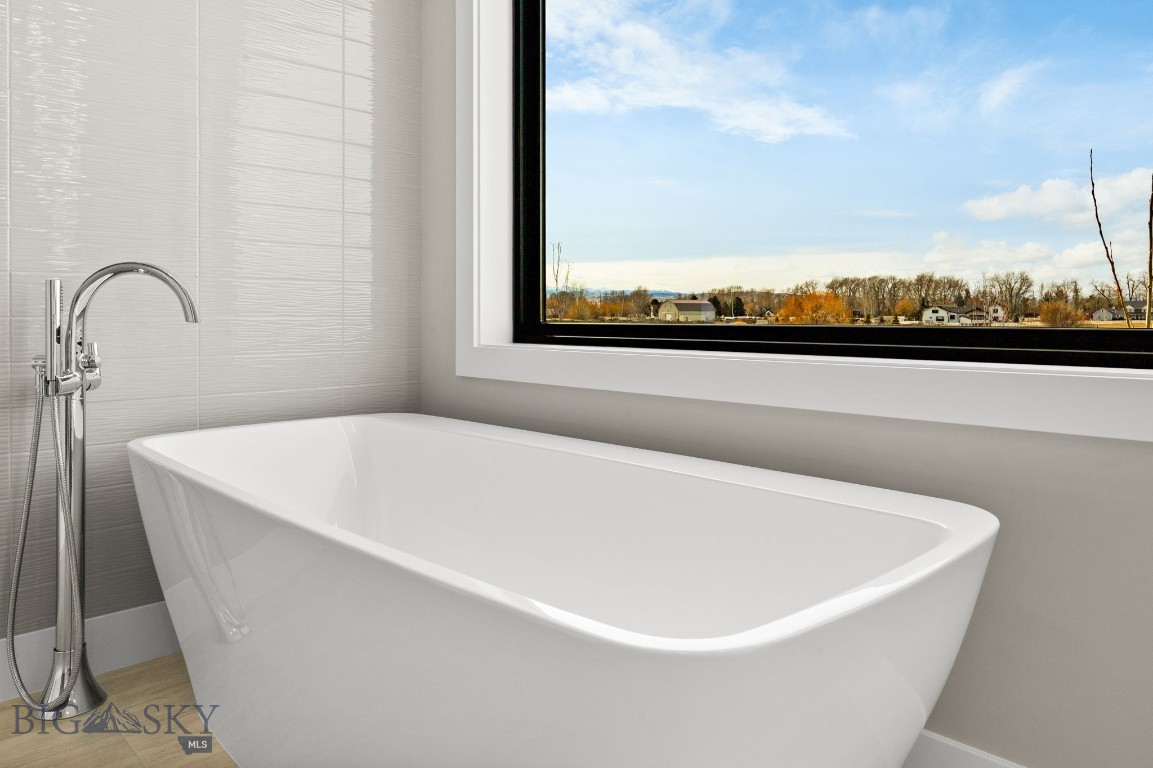 Creekside Meadows - Residential