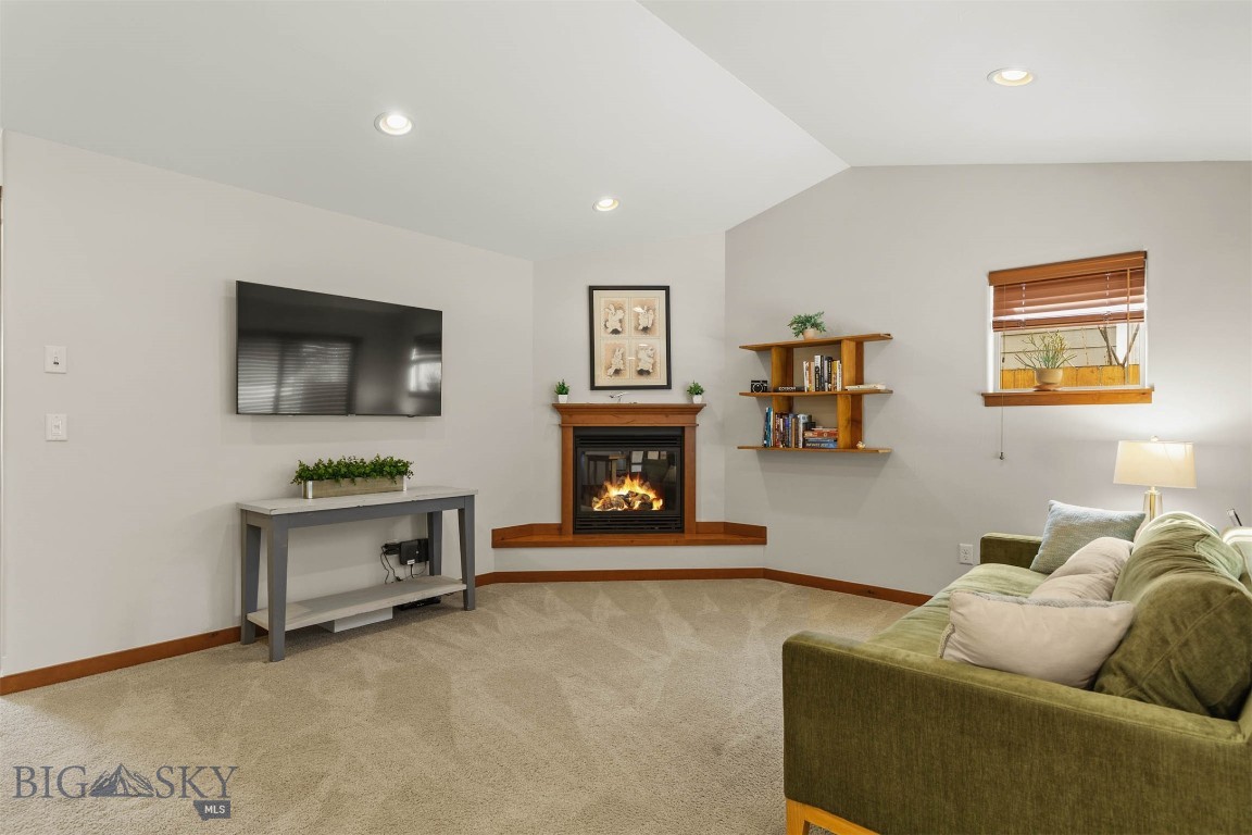 1087 Cottonwood Road