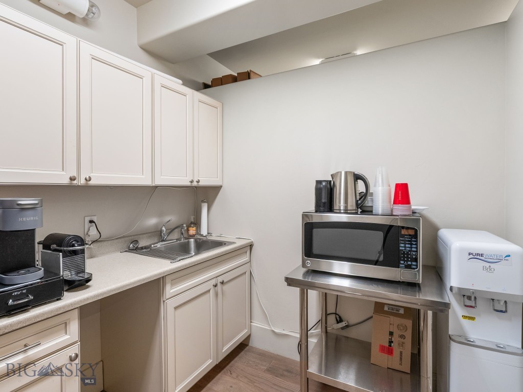 Meadow Village Center Condo - Commercial Lease