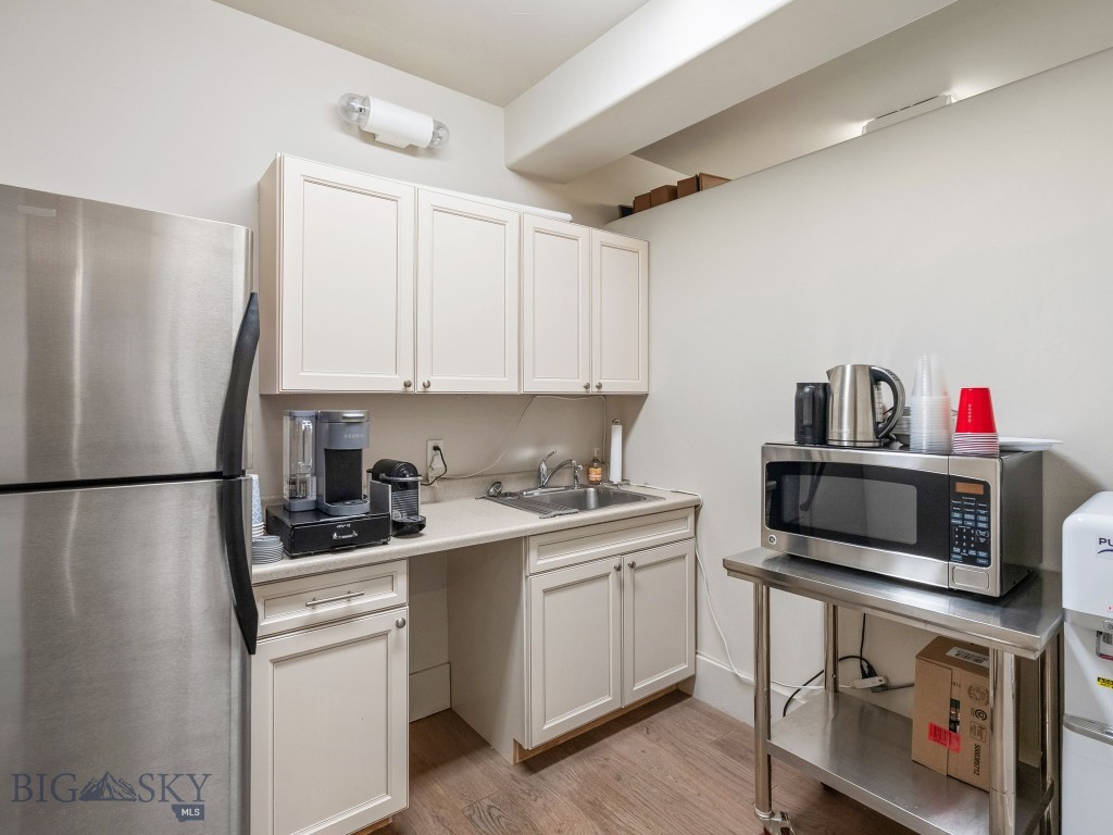 Meadow Village Center Condo - Commercial Lease