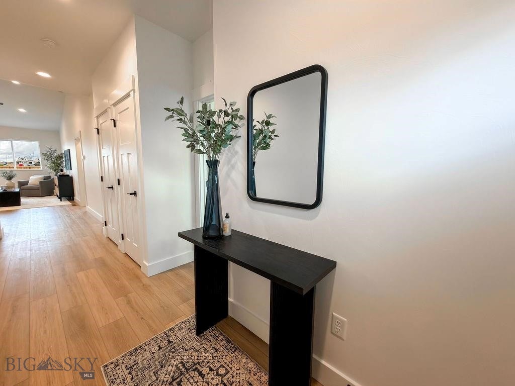832 Accolade Loop