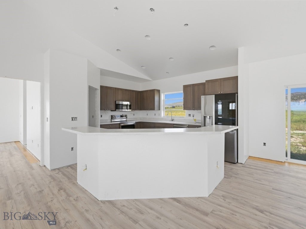7 Morgan Dr