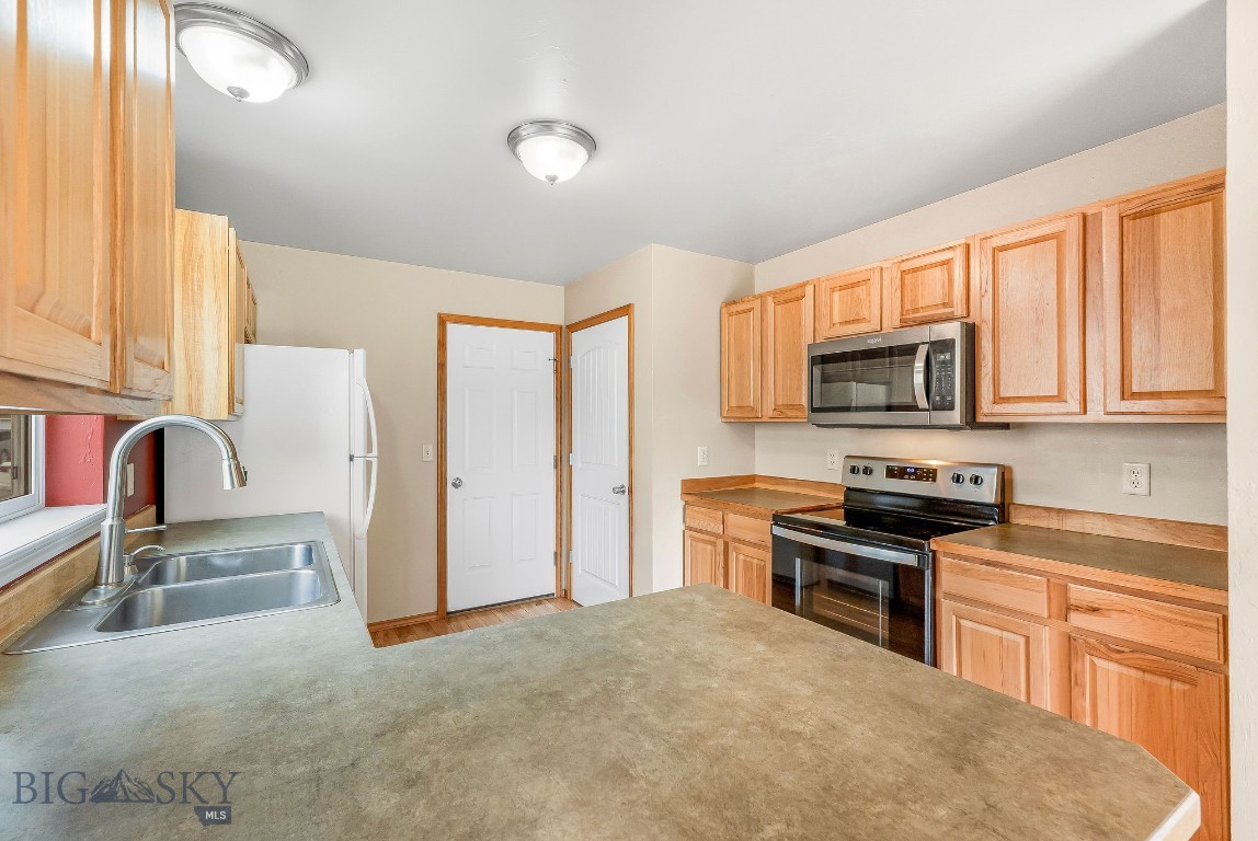 River Rock and Royal Village - Residential