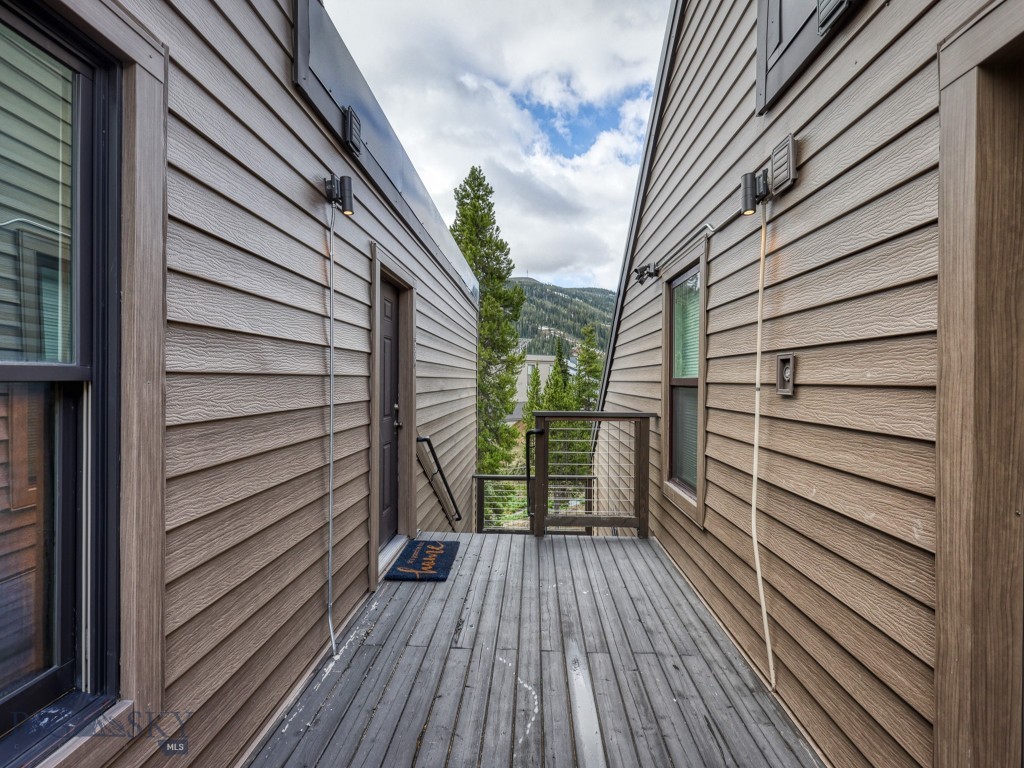 Hill Condos - Residential