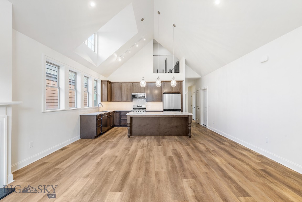 5438 Annie St A