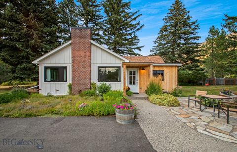 Photo of 4948 US Highway 89 S, Livingston, MT 59047 (MLS # 405082) Photo of 4948 US Highway 89 S, Livingston, MT 59047 (MLS # 405082)