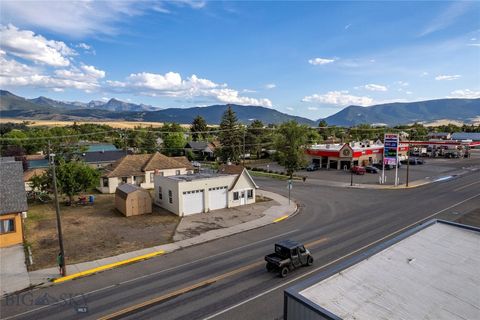 Photo of 804 E Park Street, Livingston, MT 59047 (MLS # 405171)