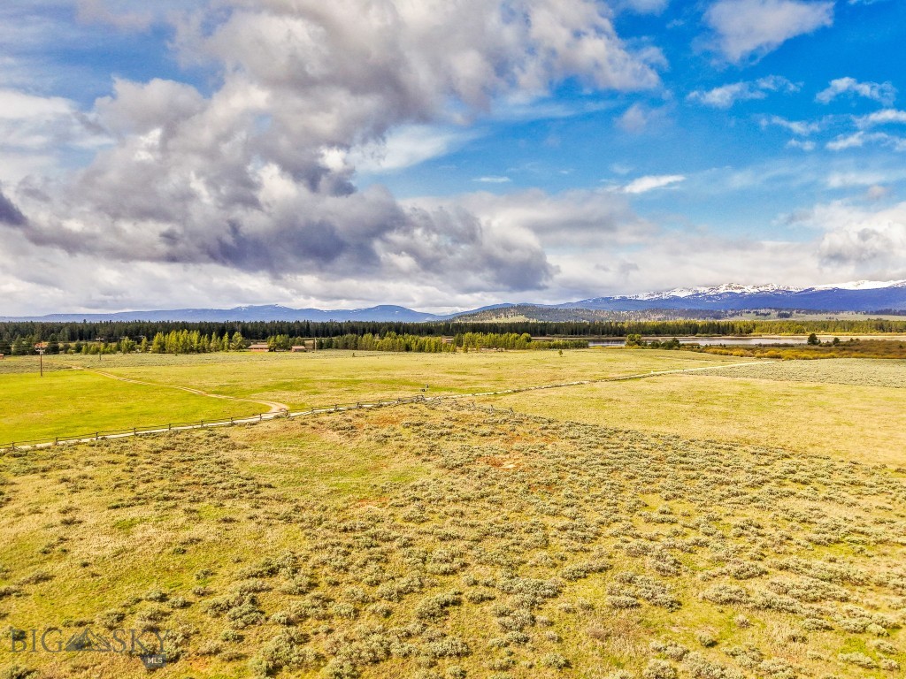 Grayling Arm Meadows - Land