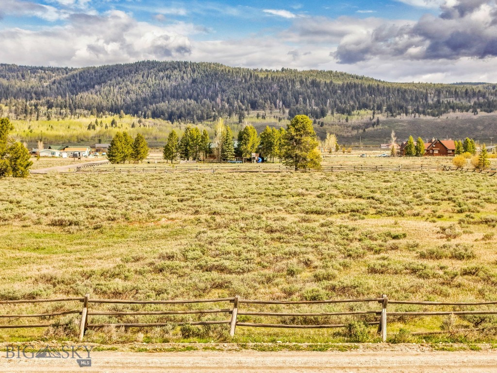 Grayling Arm Meadows - Land