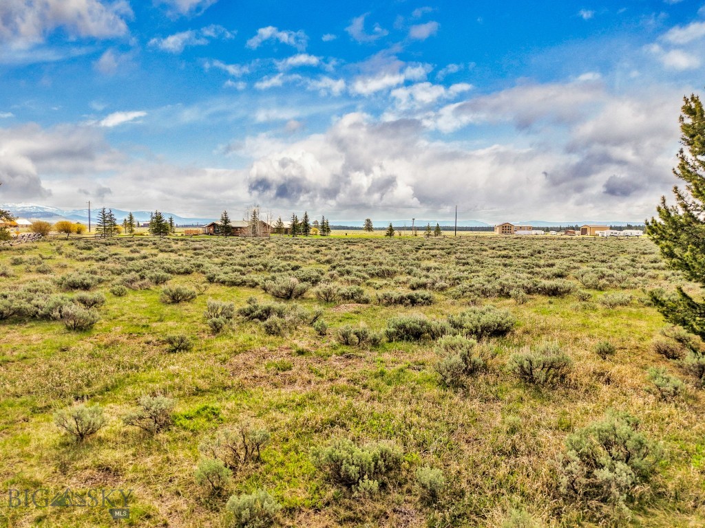 Grayling Arm Meadows - Land