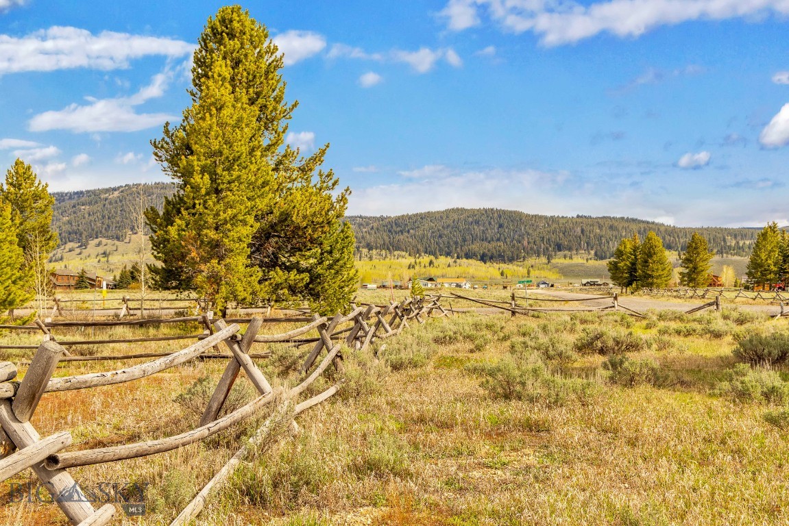 Grayling Arm Meadows - Land