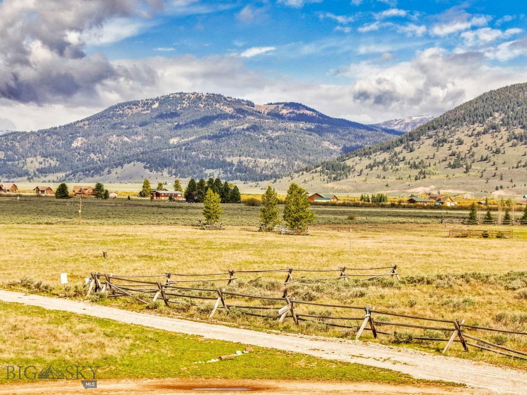 Grayling Arm Meadows - Land