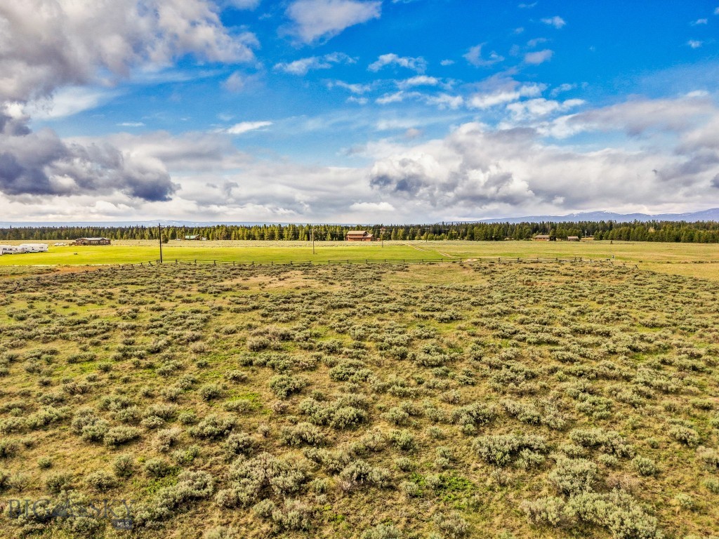 Grayling Arm Meadows - Land