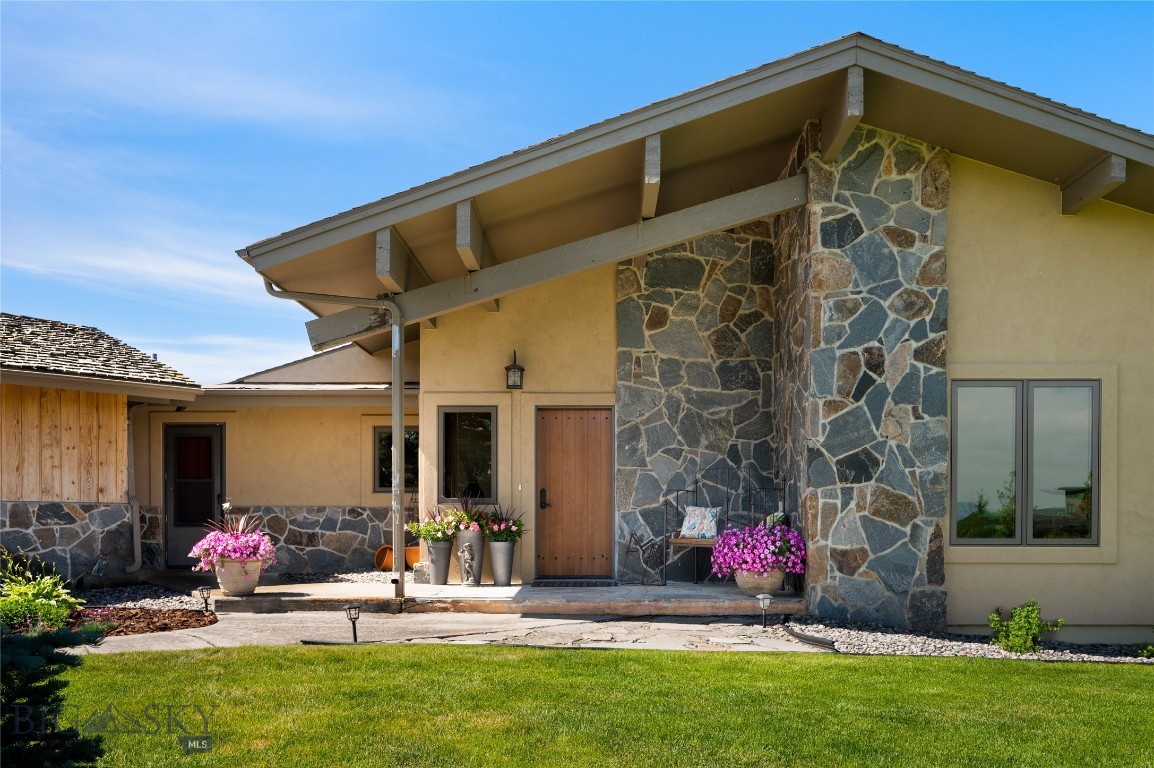 1520 Black Bull Trail