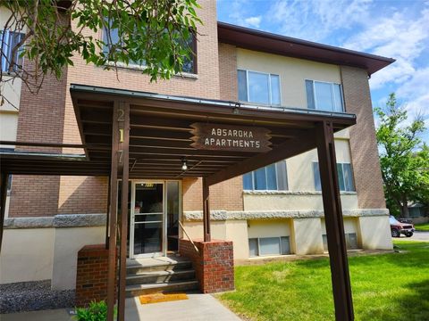 Photo of 217 W Clark St, Livingston, MT 59047 (MLS # 404311)