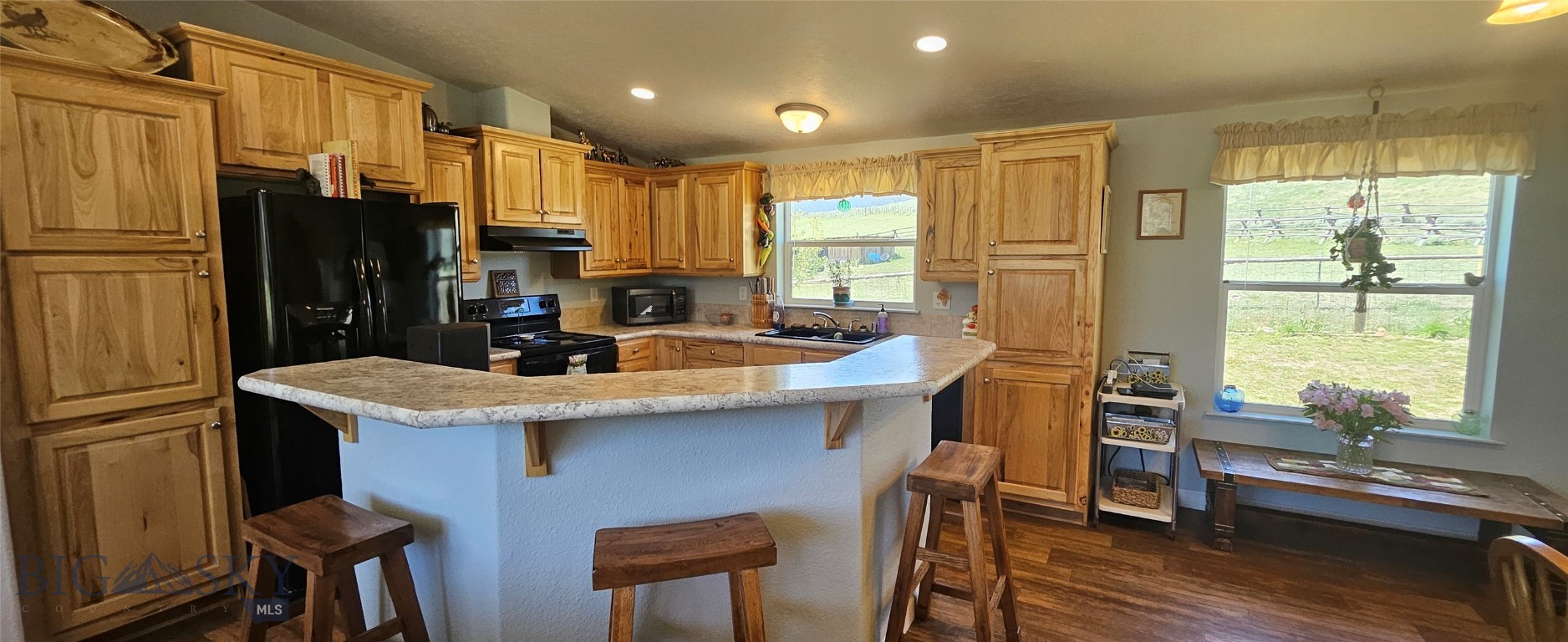 950 White Creek
