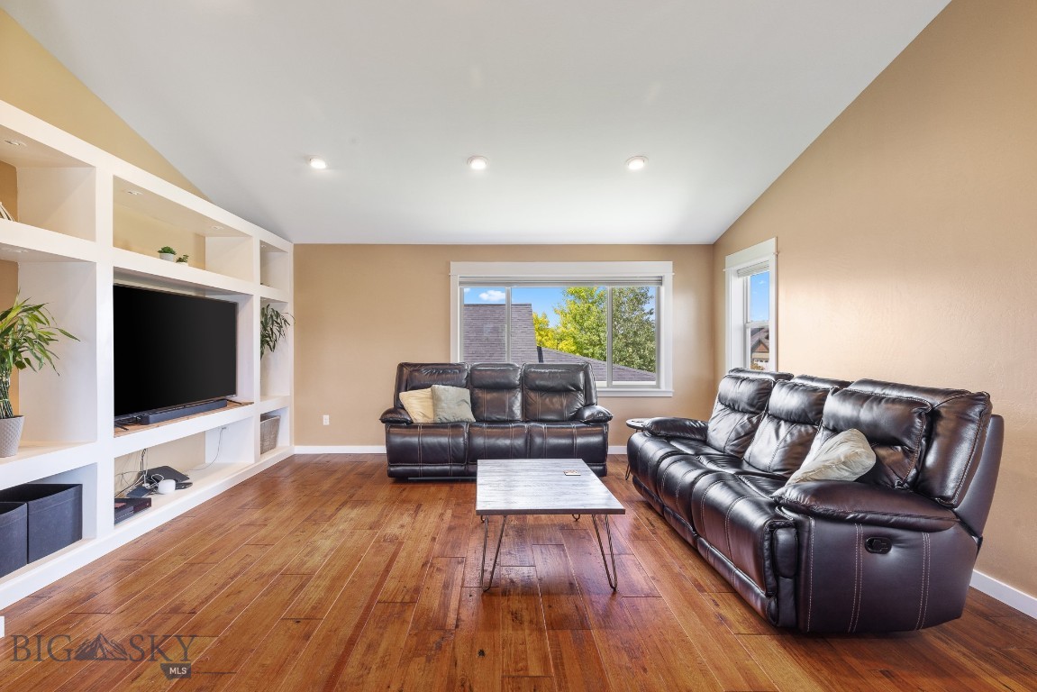 Bozeman, Montana 59718, United States, 4 Bedrooms Bedrooms, ,4 BathroomsBathrooms,Residential,Contingent,85581