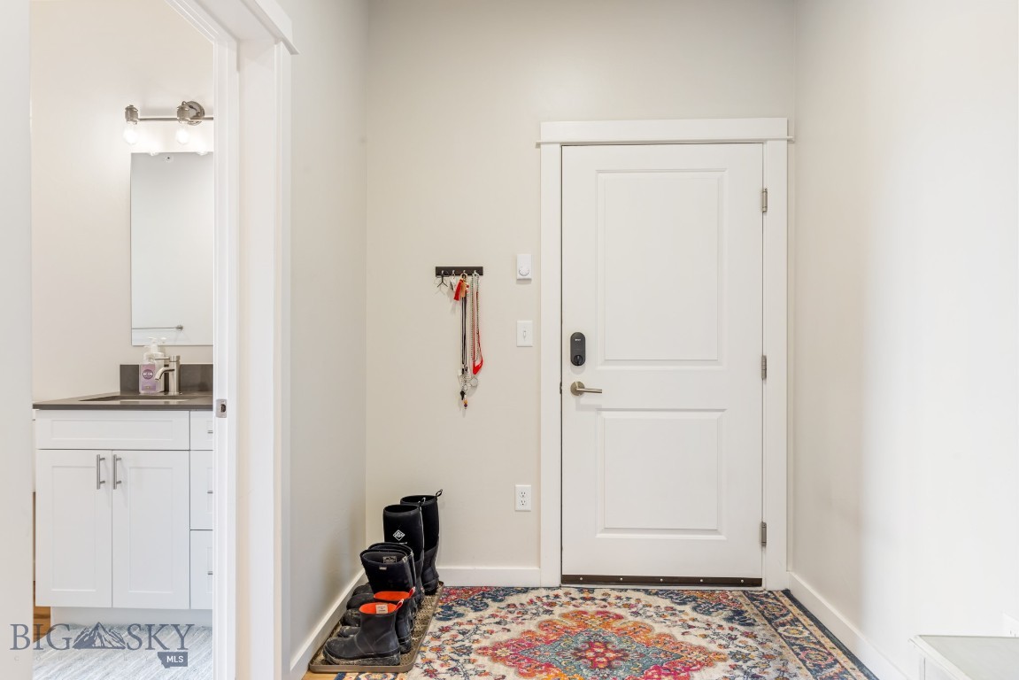 Livingston, Montana 59047, United States, 2 Bedrooms Bedrooms, ,2 BathroomsBathrooms,Residential,Active,118209