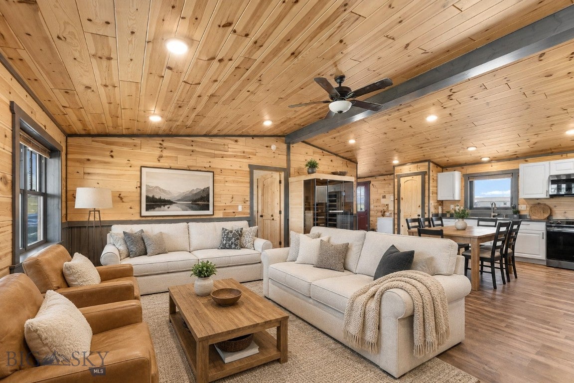 15 Sapphire Way