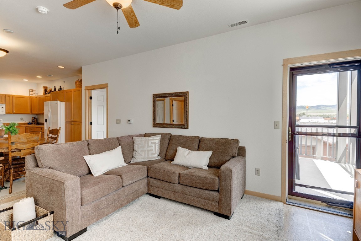 2221 Willow 201-B