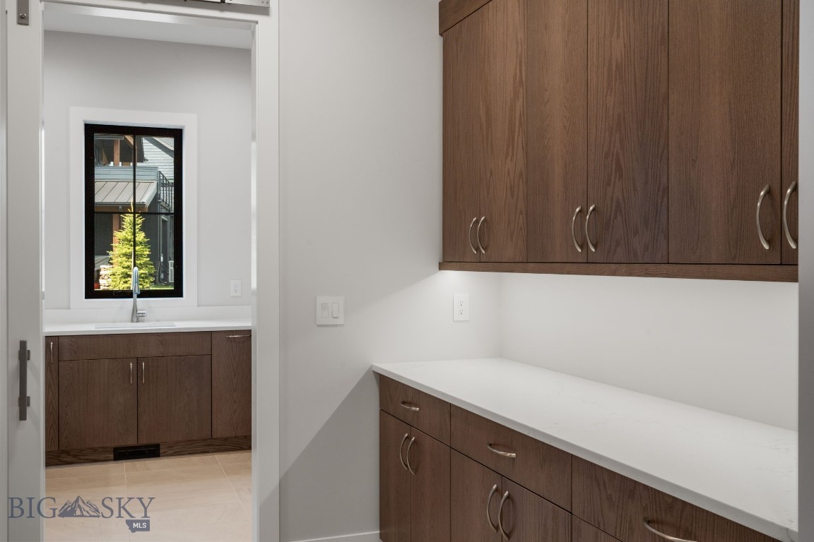Home 40 - Residential