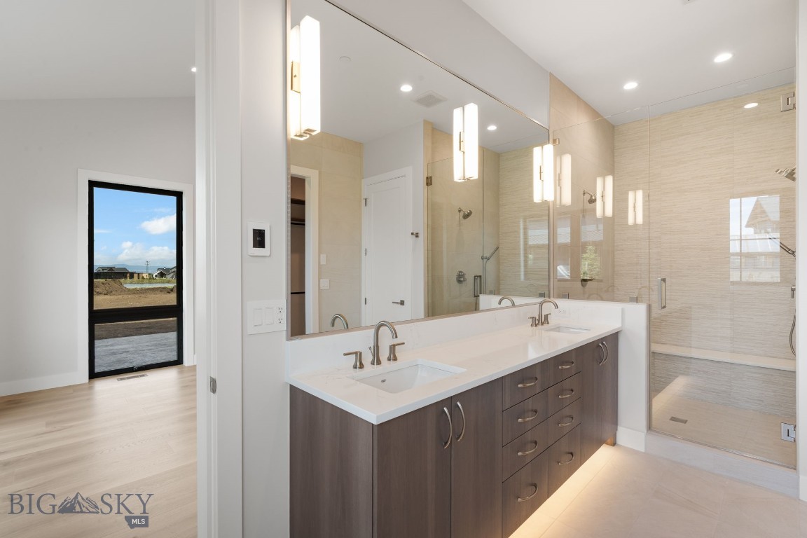 Home 40 - Residential