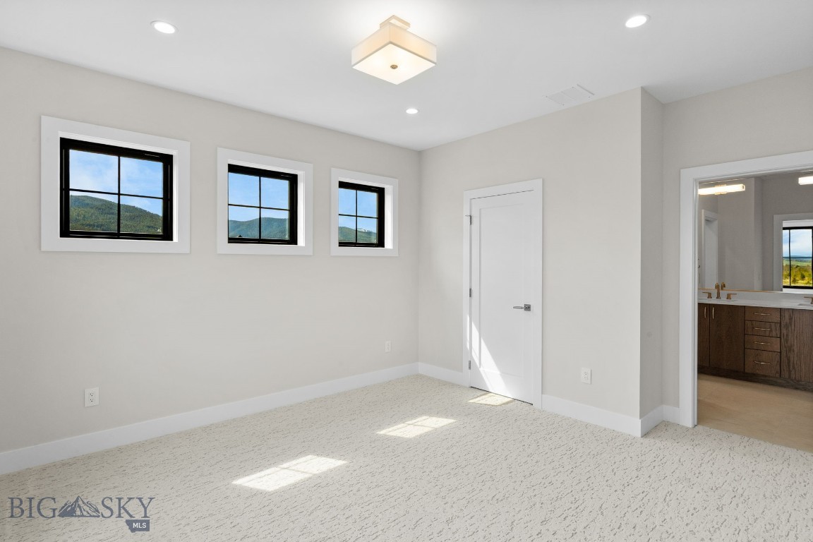 Home 40 - Residential