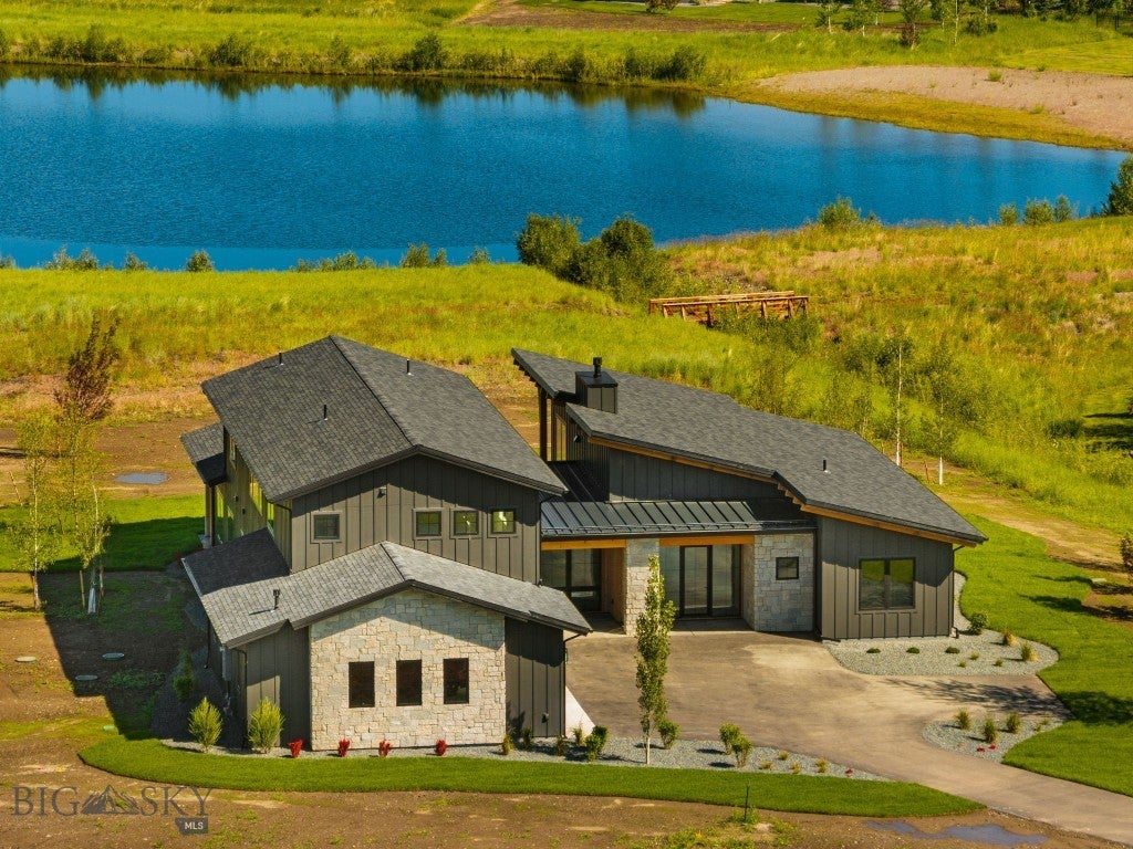 678 Clancy Way