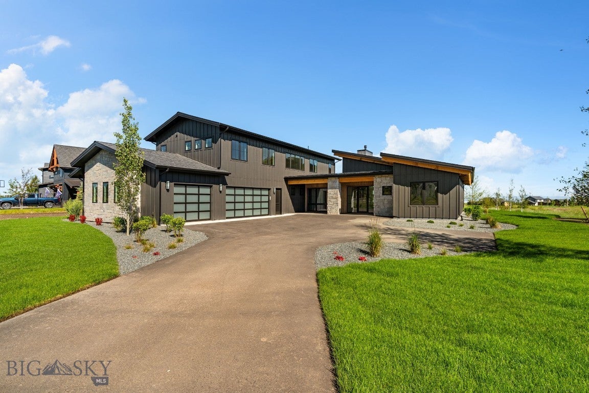 678 Clancy Way