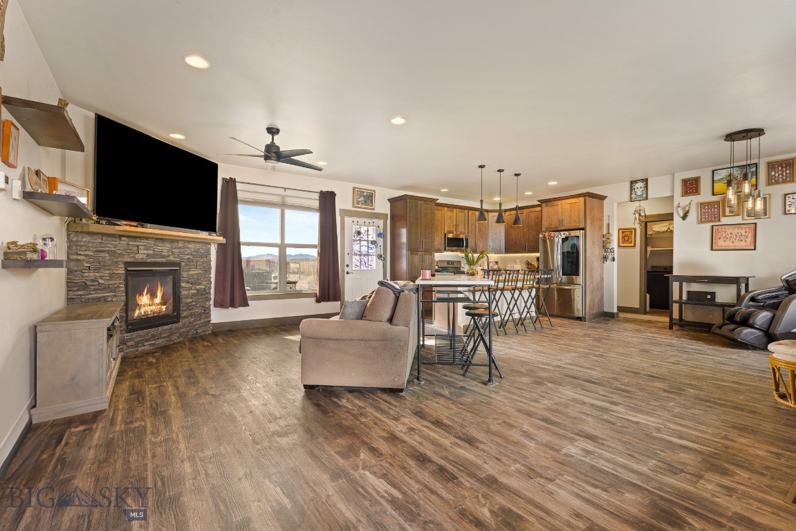 139 Rolling Prairie Way