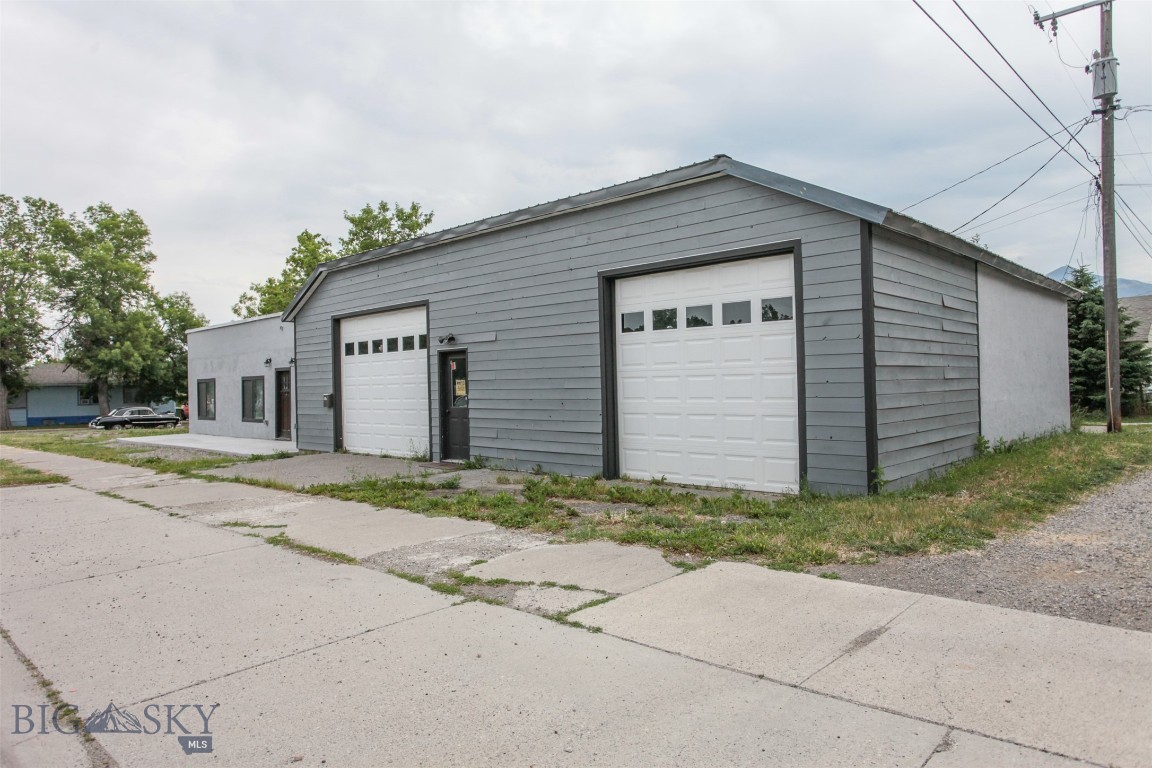 607 W Chinook Street