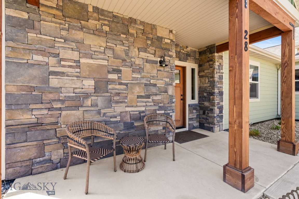 28 E Shade Tree Lane