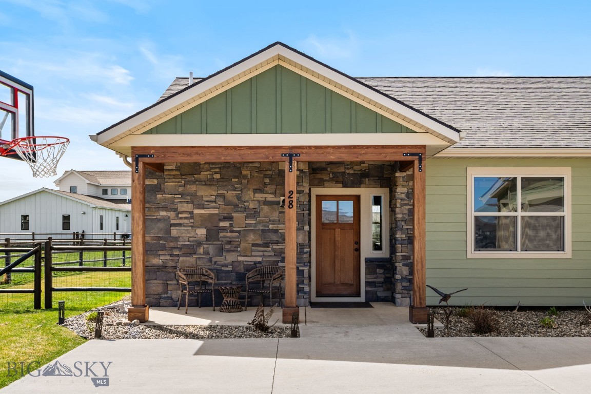 28 E Shade Tree Lane
