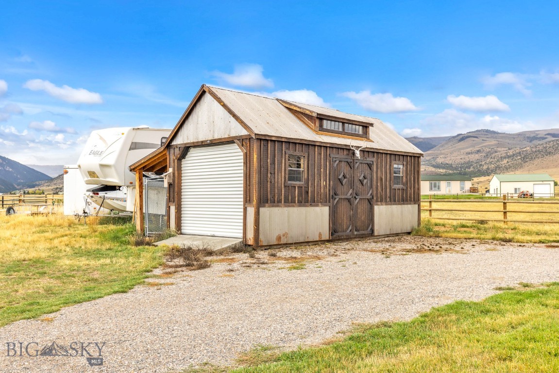 Shining Mountain Unit II - Residential