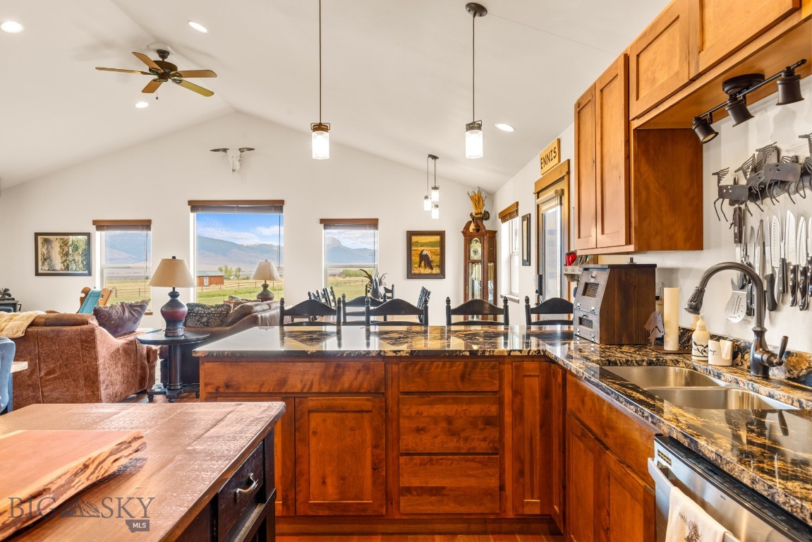 Shining Mountain Unit II - Residential