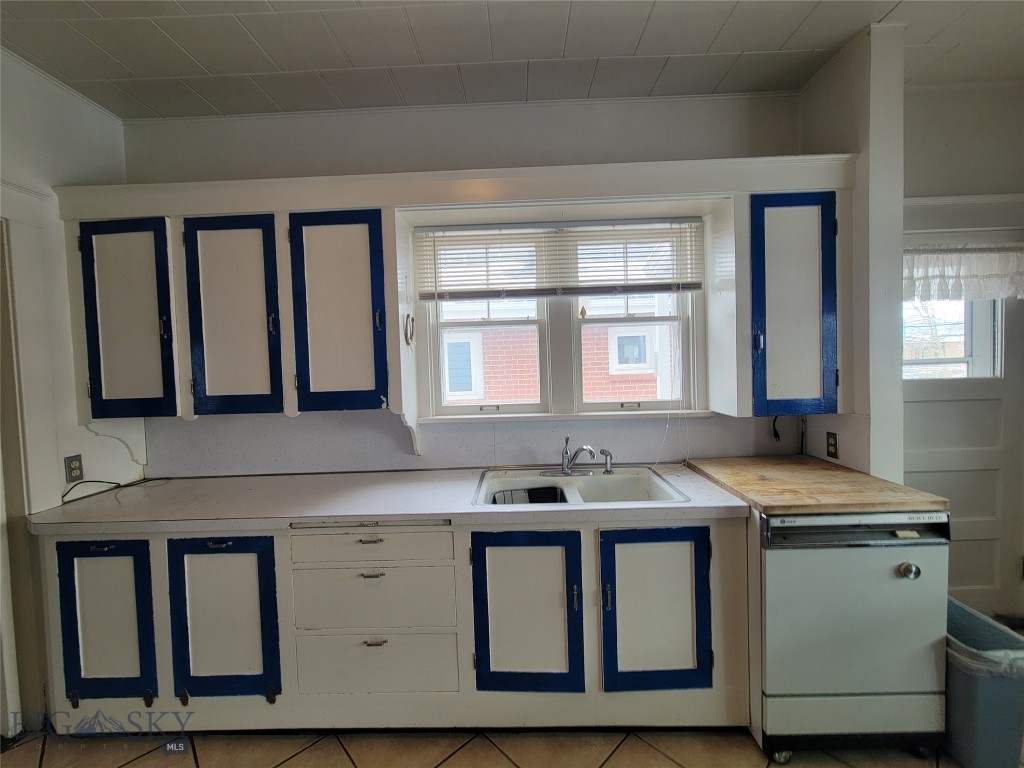 Butte, Montana 59701, United States, 3 Bedrooms Bedrooms, ,1 BathroomBathrooms,Residential,Pending,20187