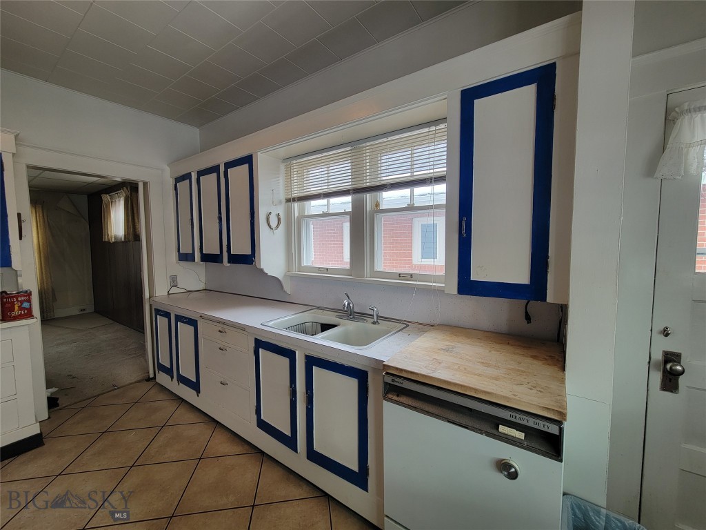 Butte, Montana 59701, United States, 3 Bedrooms Bedrooms, ,1 BathroomBathrooms,Residential,Pending,20187