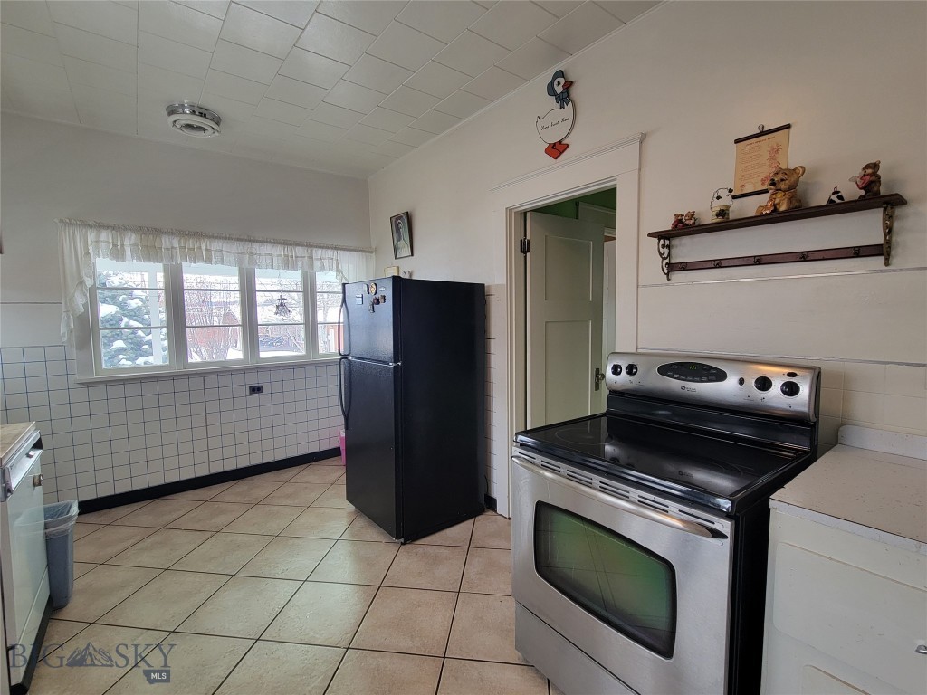 Butte, Montana 59701, United States, 3 Bedrooms Bedrooms, ,1 BathroomBathrooms,Residential,Pending,20187