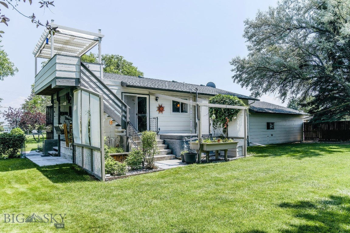 1165 Laknar Lane