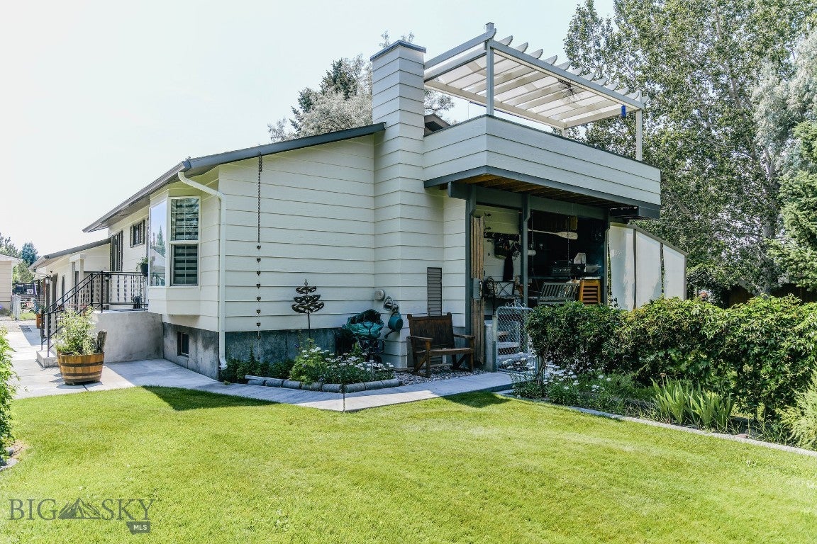 1165 Laknar Lane