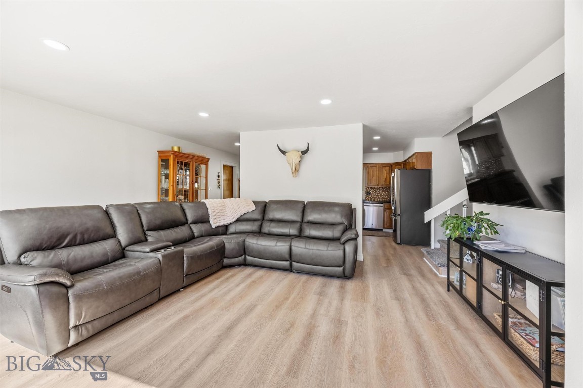 3301 Albany