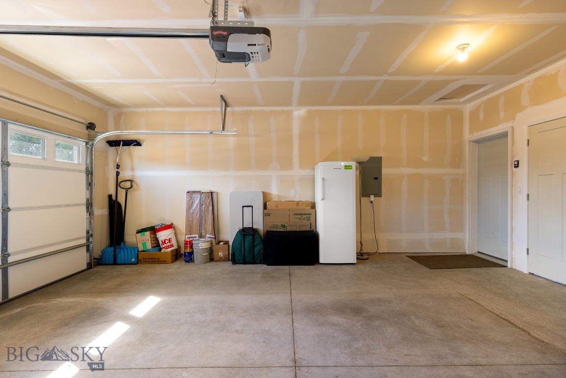 Bozeman, Montana 59718, United States, 3 Bedrooms Bedrooms, ,2 BathroomsBathrooms,Residential,Active,196075