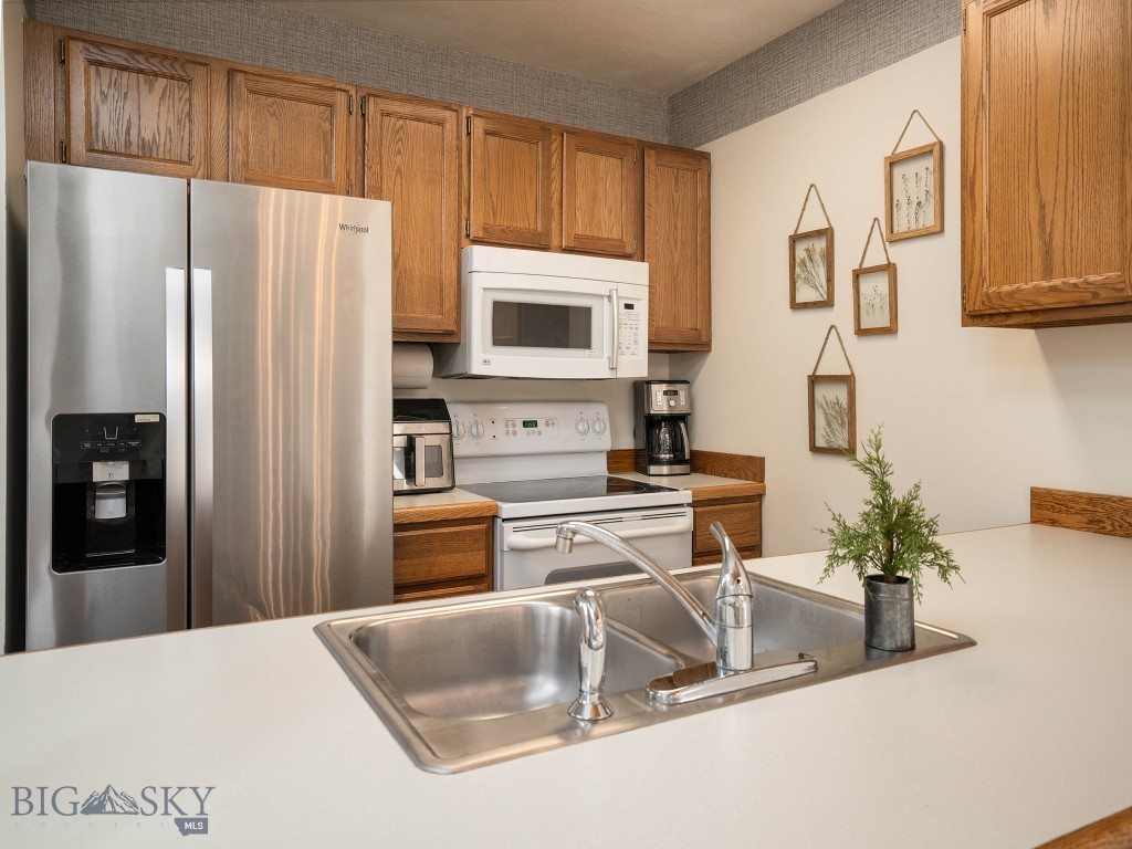 Big Sky Hidden Village Condo - Residential