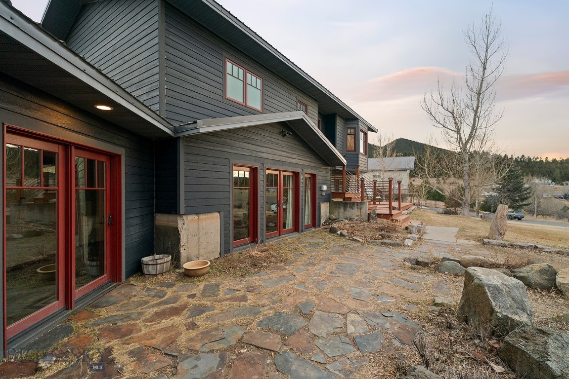 16 Grassy Mountain Road