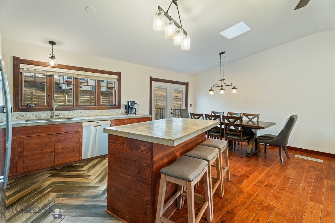 16 Grassy Mountain Road